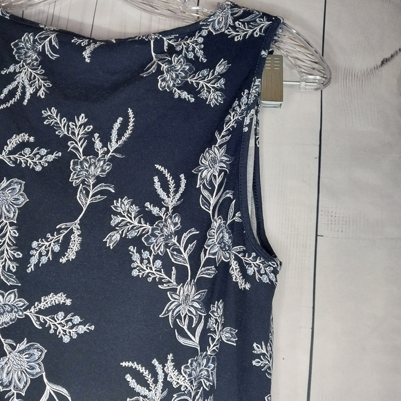 J.Jill Wearever Collection Floral Sleeveless Top - Navy and White - Picture 11 of 12